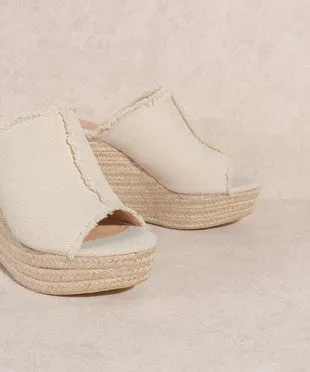 Linen Wedge