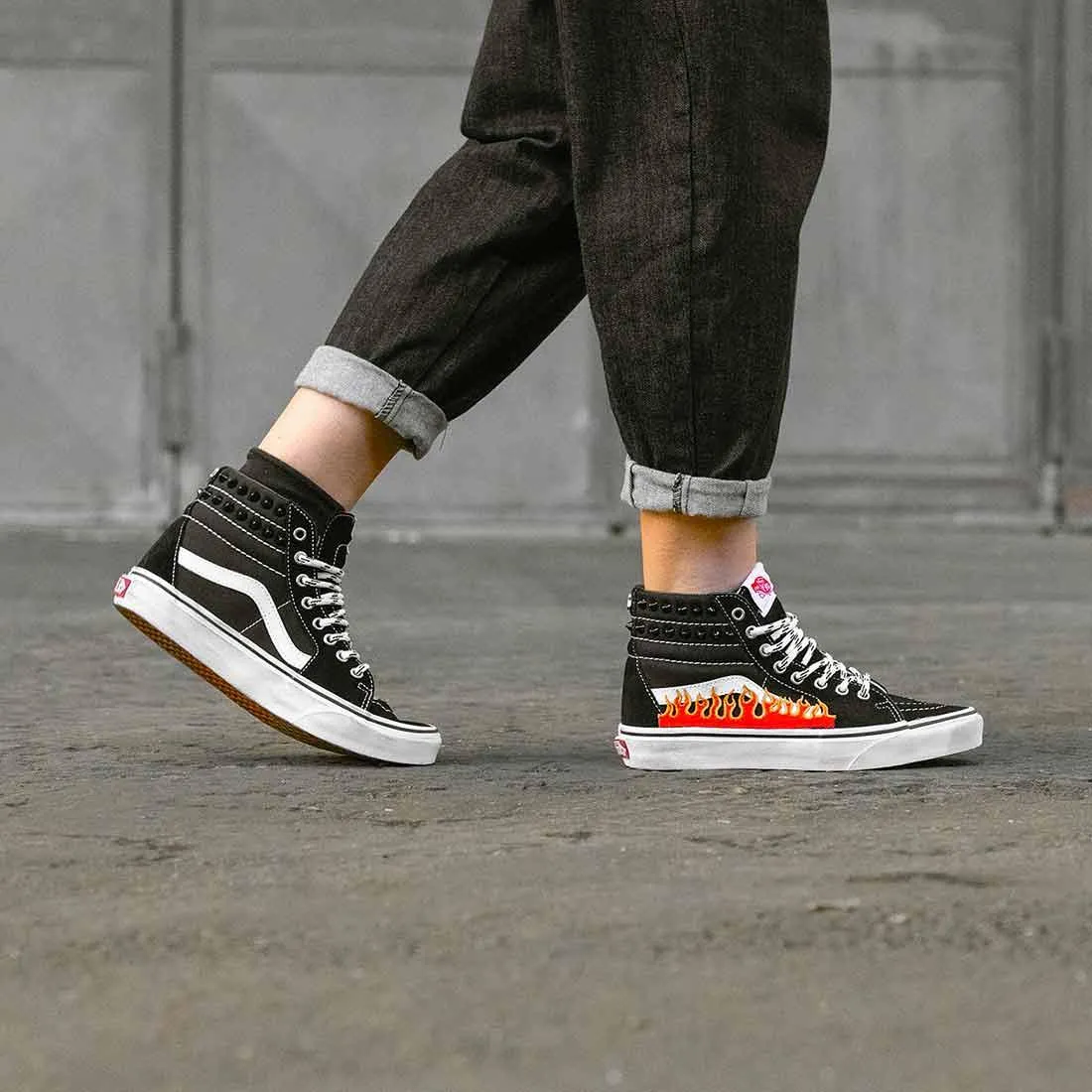 Vans Sk8 Hi con Fiamme e Borchie nere